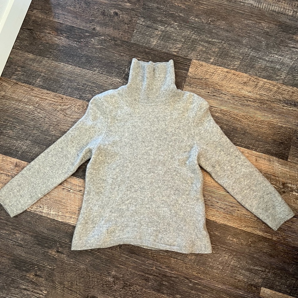 Cashmere Charter Club Luxury Gray Turtleneck